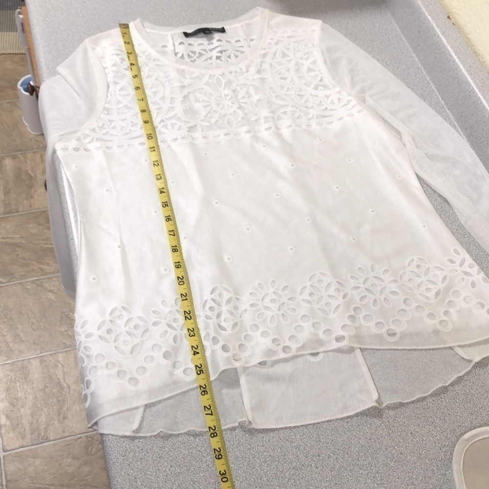 Ness Blouse with shear inserts - Picture 9 of 12